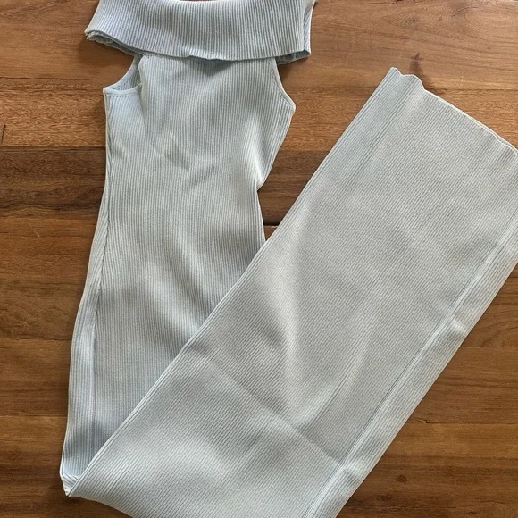 💙NWT Baby Blue Rib Knit Off Shoulder Maternity Midi Dress - Picture 9 of 9